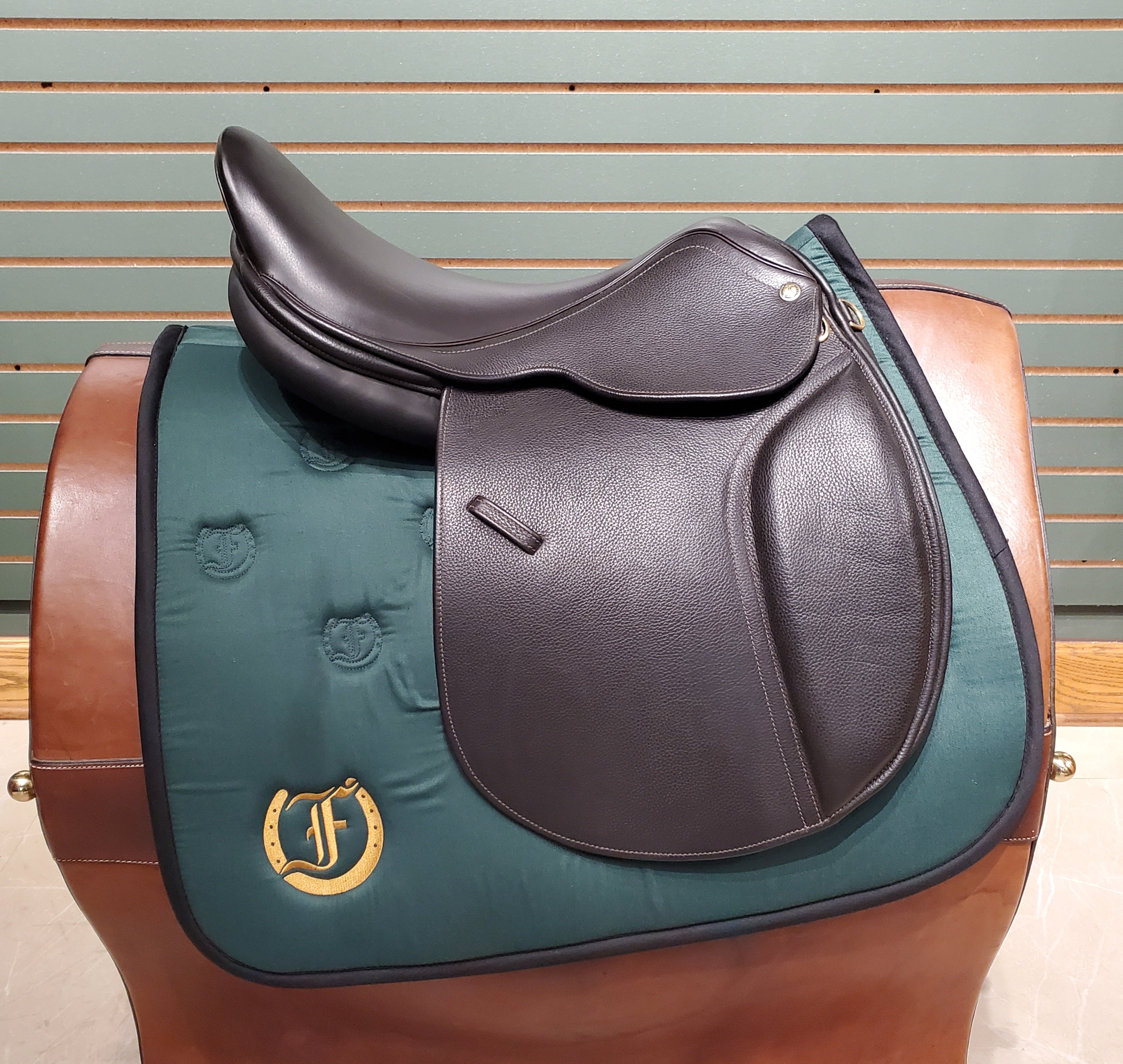 Previously Used Centennial Hunter Saddle 18"