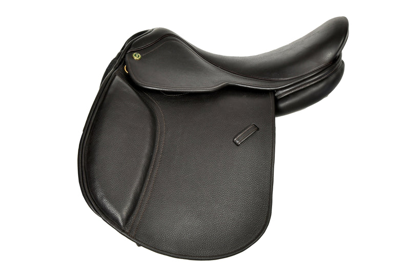 Black Centennial Hunter Saddle on a white background.