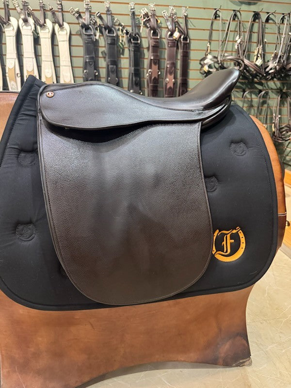 Previously Owned  21" World Cup SG Saddle