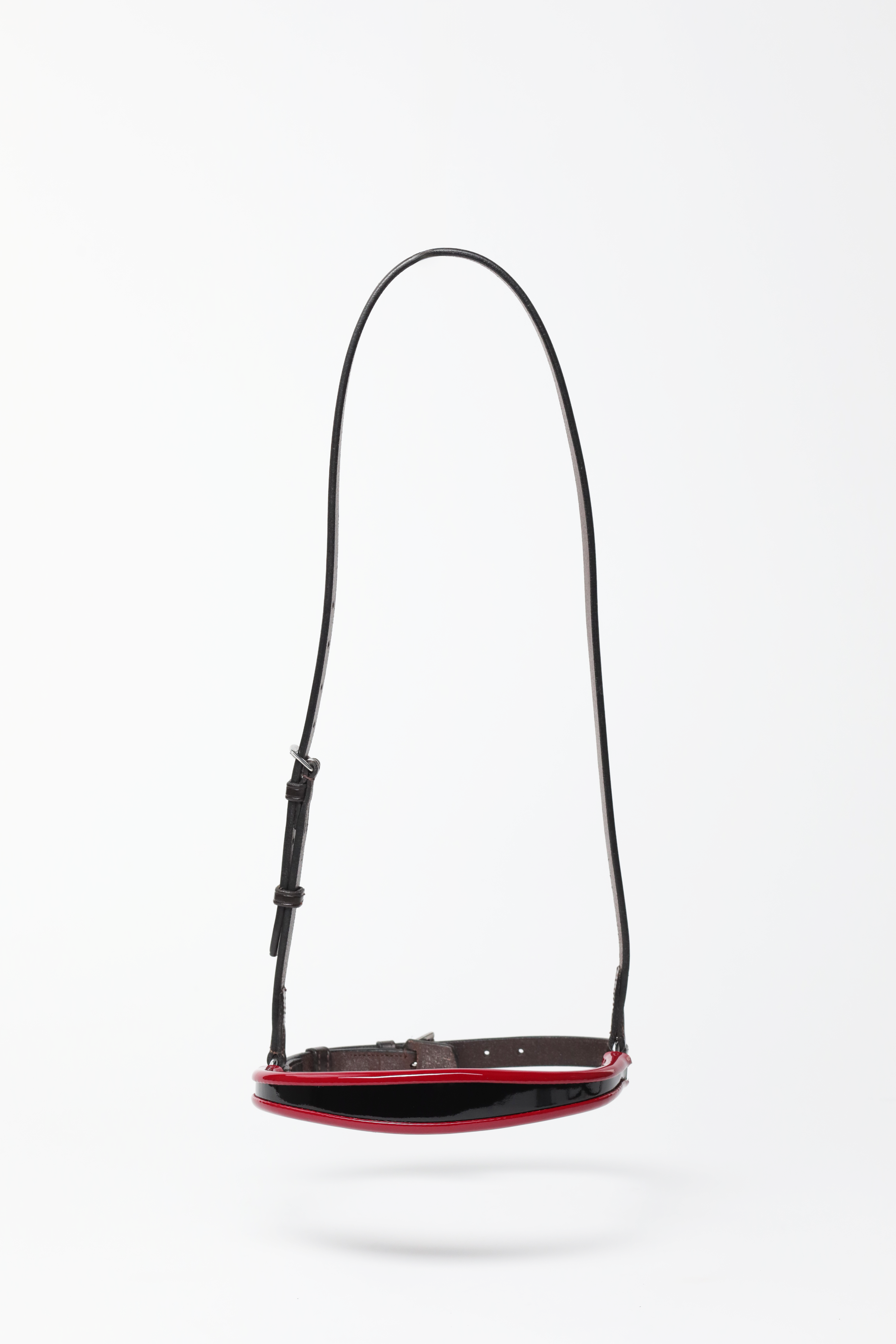 Freedman's Tapered Show Caveson, black/red turned edge design.